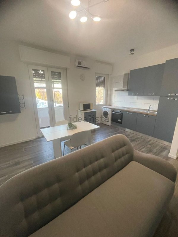 appartamento in affitto a Milano in zona Lorenteggio