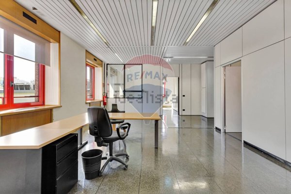 ufficio in affitto a Milano in zona Garegnano