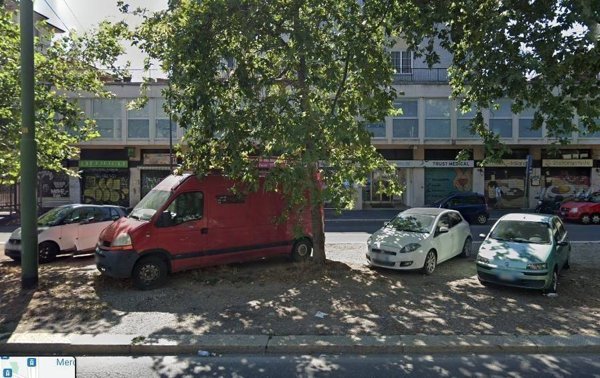 locale commerciale in affitto a Milano in zona Piazzale Lodi