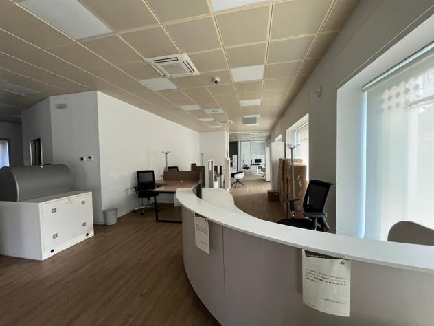 negozio in affitto a Milano in zona Lorenteggio