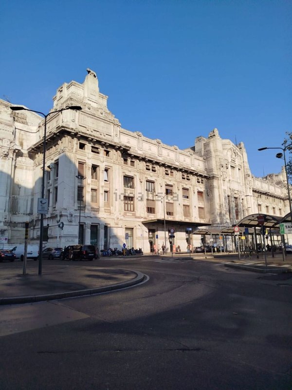 negozio in affitto a Milano in zona Stazione Centrale