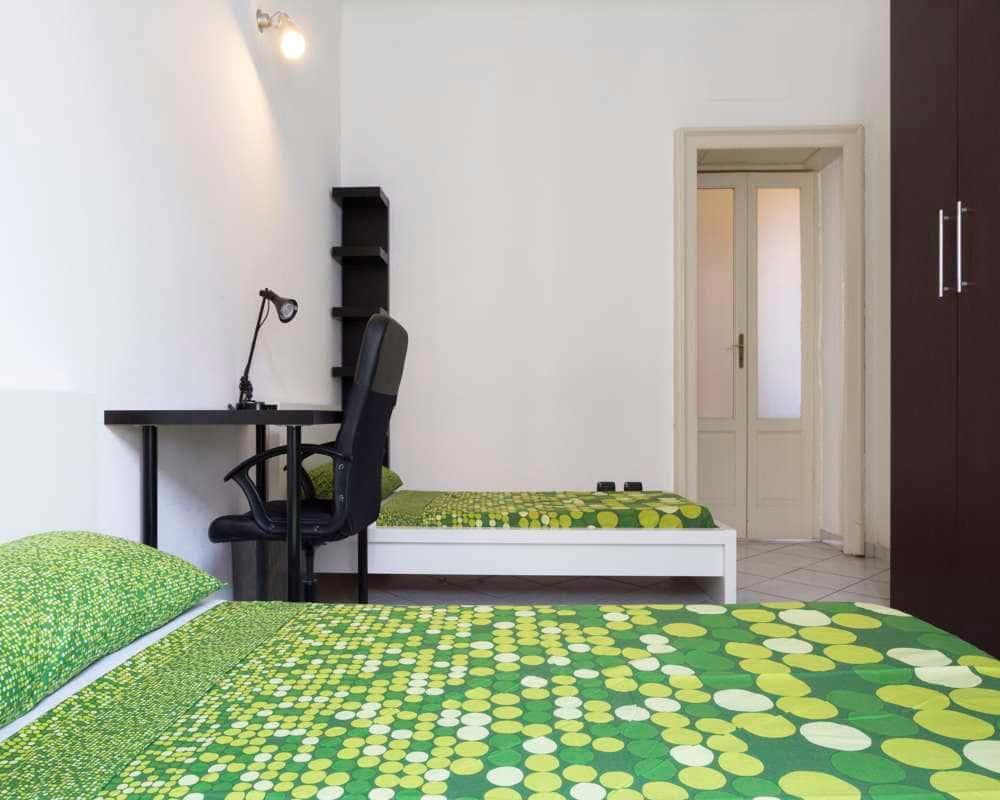 negozio in affitto a Milano in zona Morivione