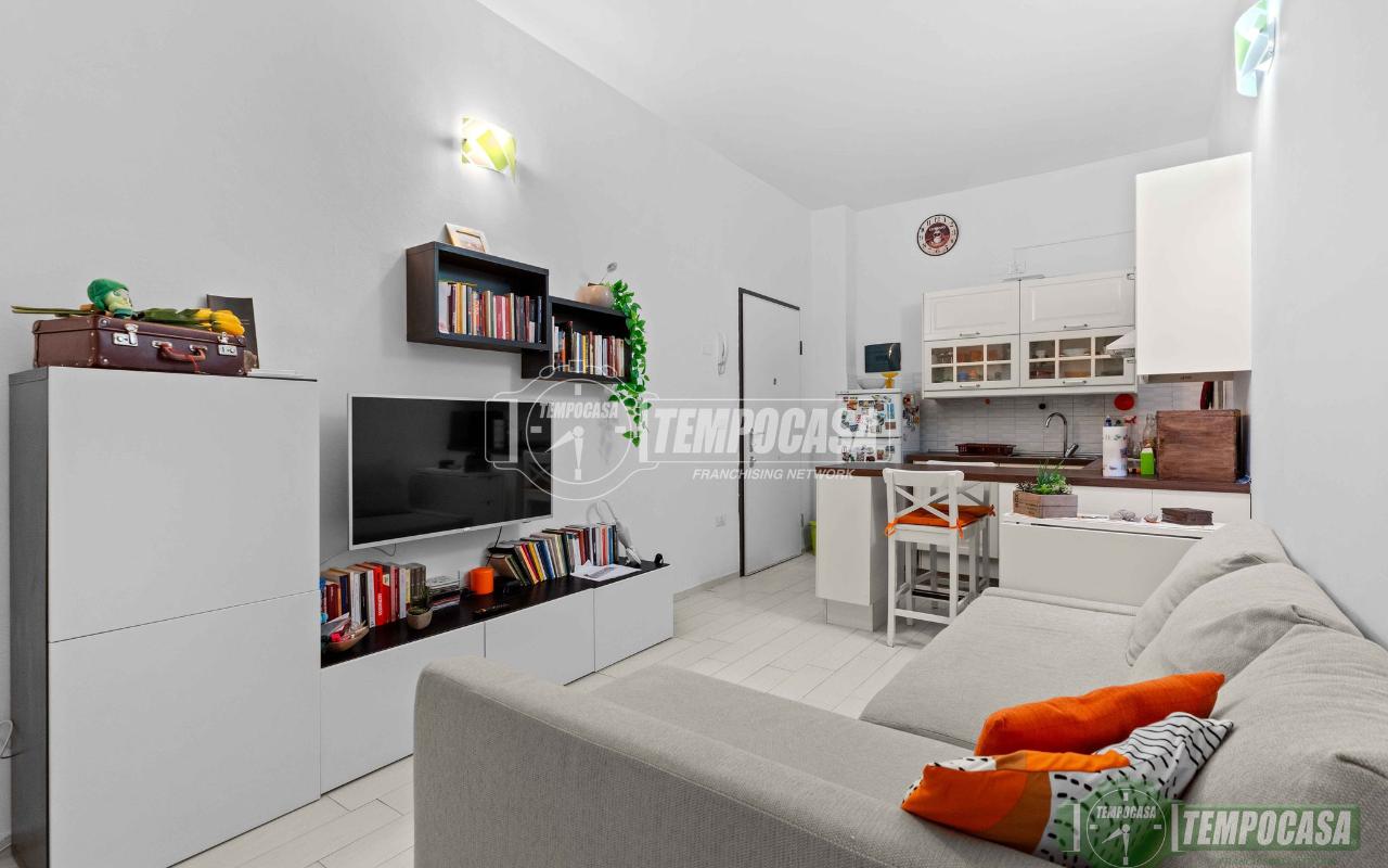 appartamento in affitto a Milano in zona Lorenteggio