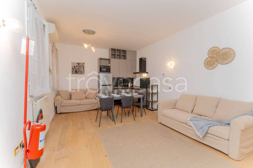 appartamento in affitto a Milano in zona Bocconi