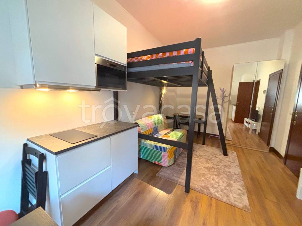appartamento in affitto a Milano in zona Lorenteggio