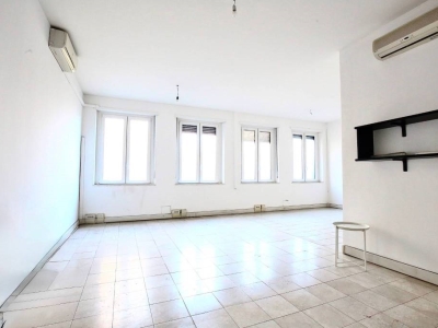 negozio in affitto a Milano in zona Cadorna