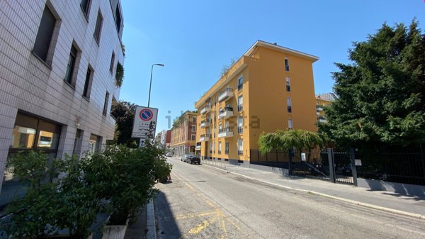 locale commerciale in affitto a Milano in zona Cinque Giornate