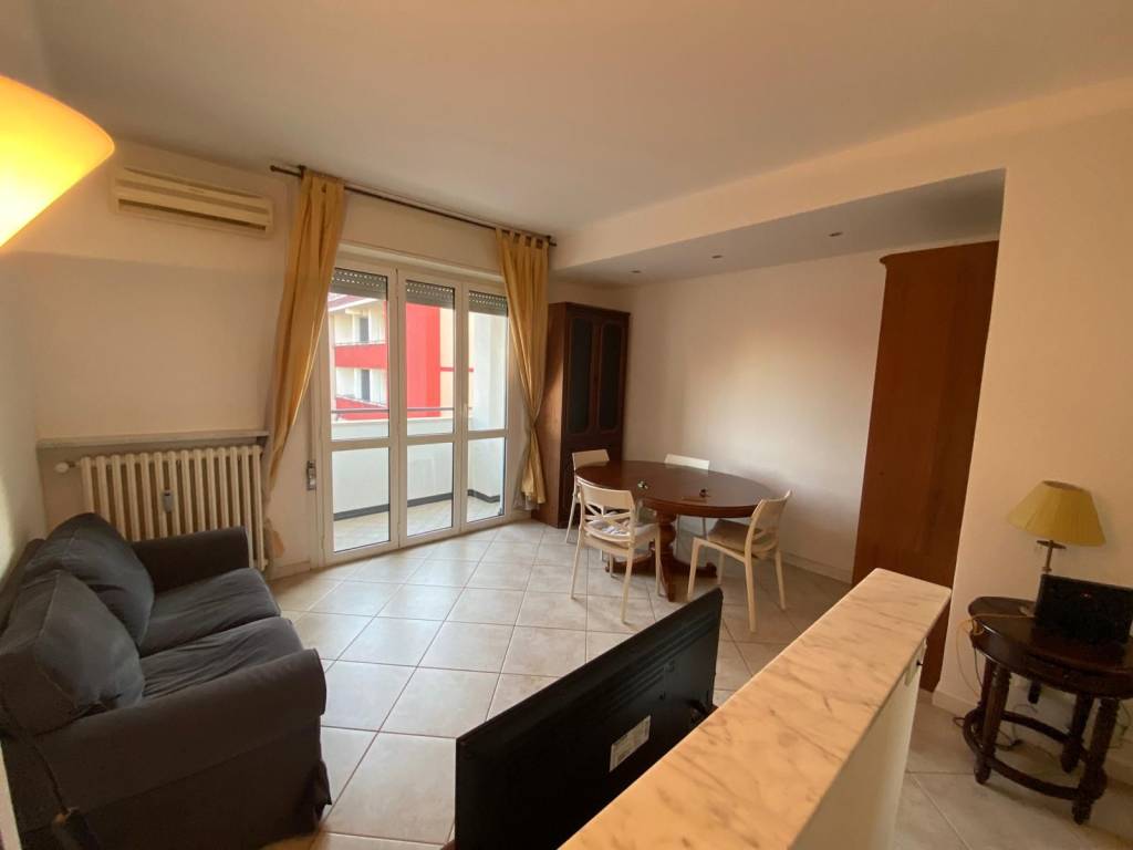 appartamento in affitto a Milano in zona Famagosta