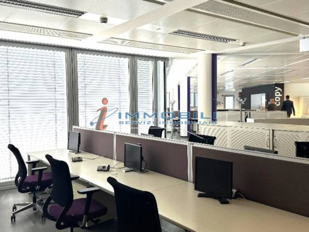 intera palazzina in affitto a Milano in zona Centro Direzionale