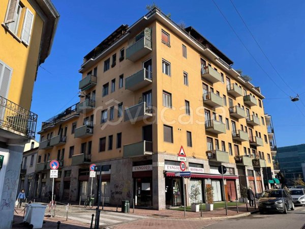 negozio in affitto a Milano in zona Lambrate