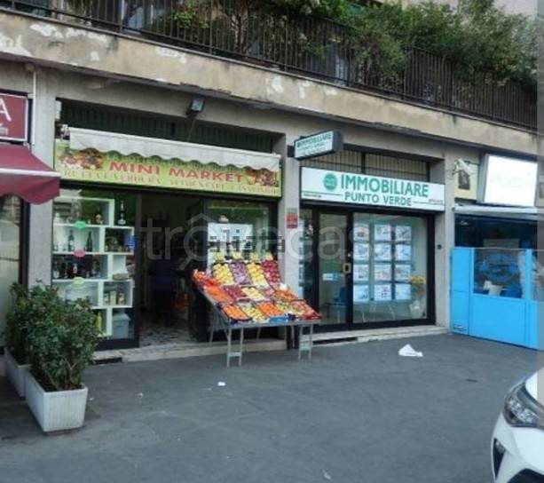 negozio in affitto a Milano