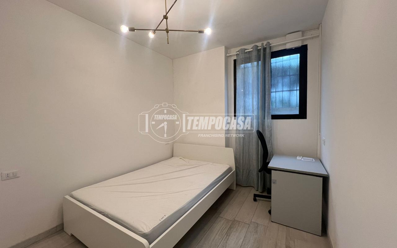 negozio in affitto a Milano in zona Affori