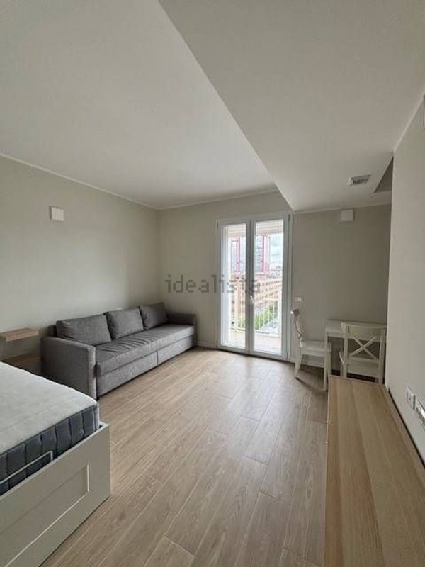 appartamento in affitto a Milano in zona Lorenteggio