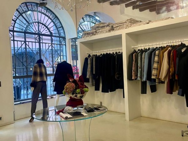 negozio in affitto a Milano
