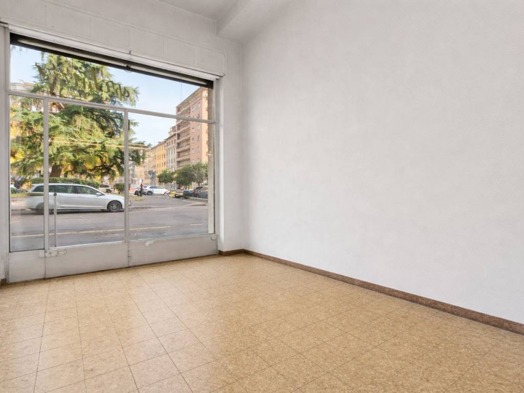negozio in affitto a Milano in zona Solari