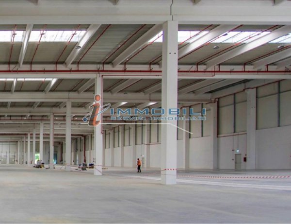 capannone in affitto a Milano in zona Corvetto