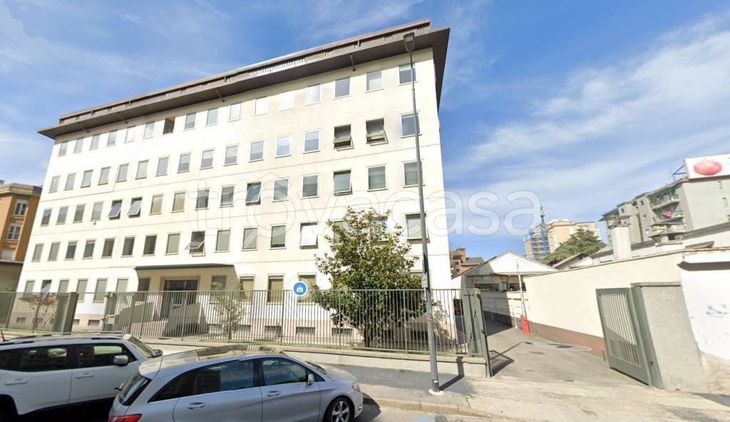 ufficio in affitto a Milano in zona Famagosta