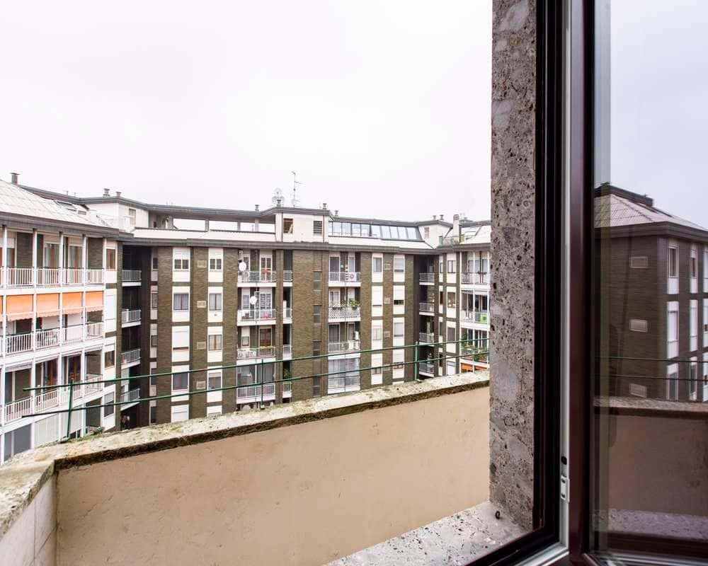 negozio in affitto a Milano in zona Lorenteggio