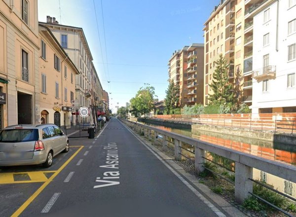negozio in affitto a Milano in zona Conchetta