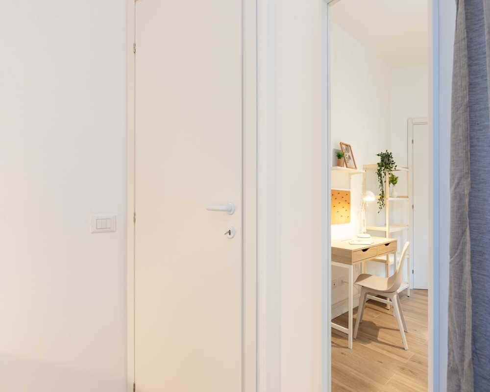 negozio in affitto a Milano in zona Lorenteggio