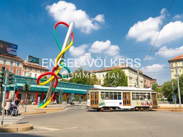 intera palazzina in affitto a Milano in zona Brera