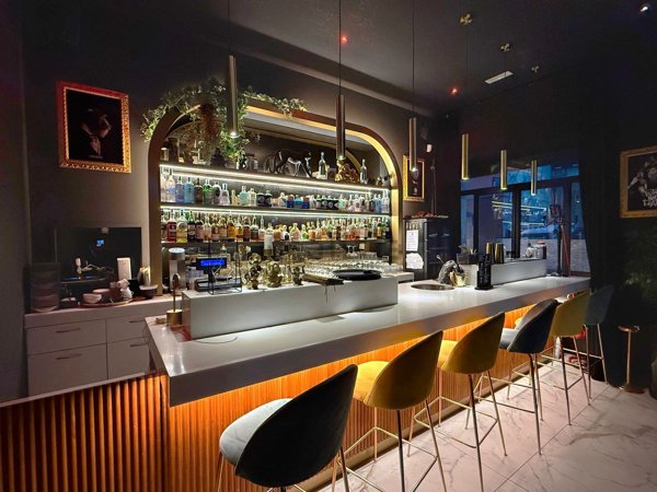 negozio in affitto a Milano in zona Porta Nuova