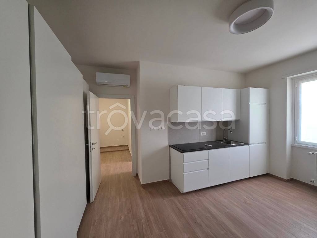 appartamento in affitto a Milano in zona Lorenteggio