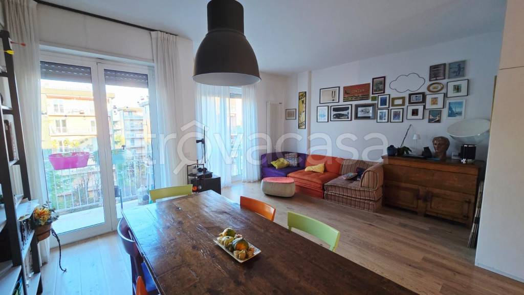 appartamento in affitto a Milano in zona Cascina dei Pomi