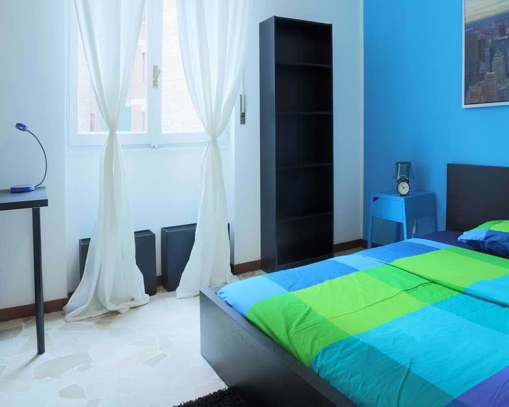 negozio in affitto a Milano in zona Lorenteggio