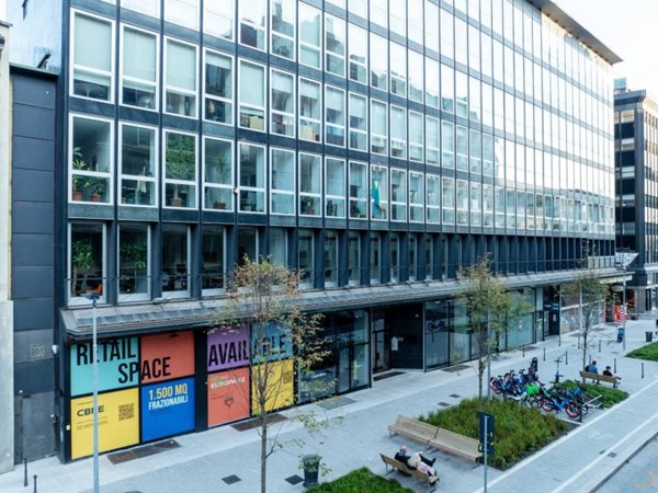 negozio in affitto a Milano