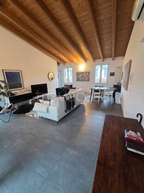 appartamento in affitto a Milano in zona Centro Direzionale