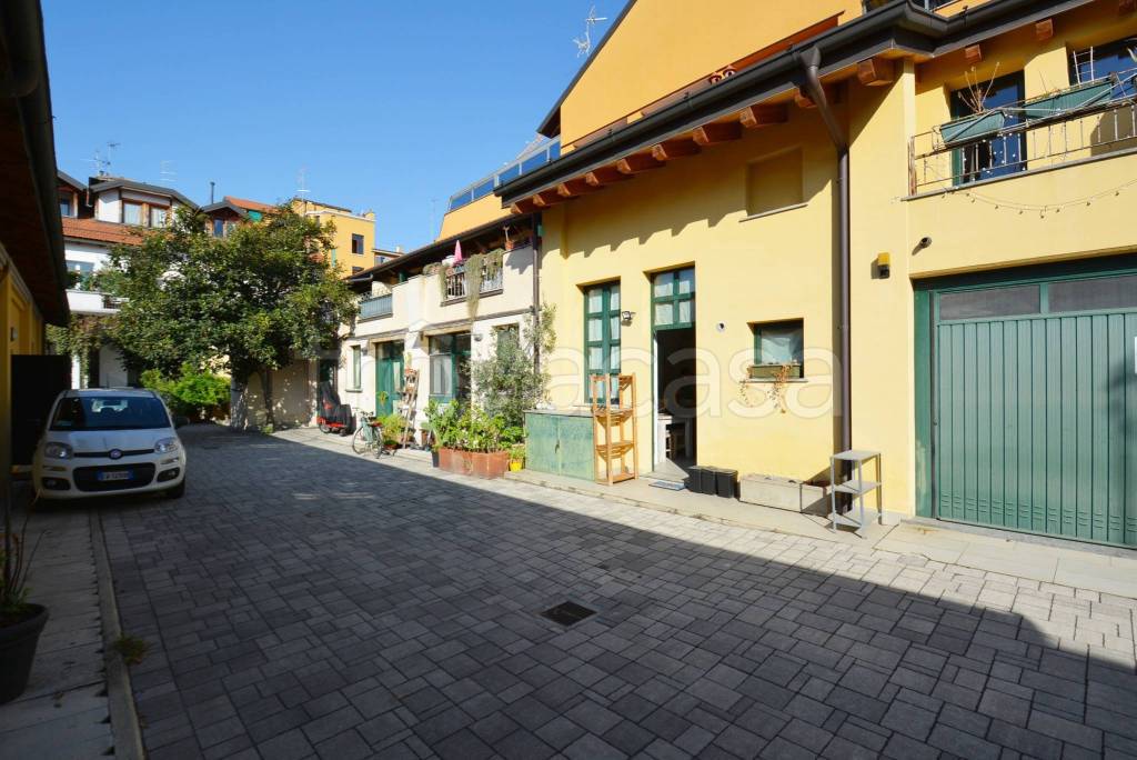 appartamento in affitto a Milano in zona Porta Genova