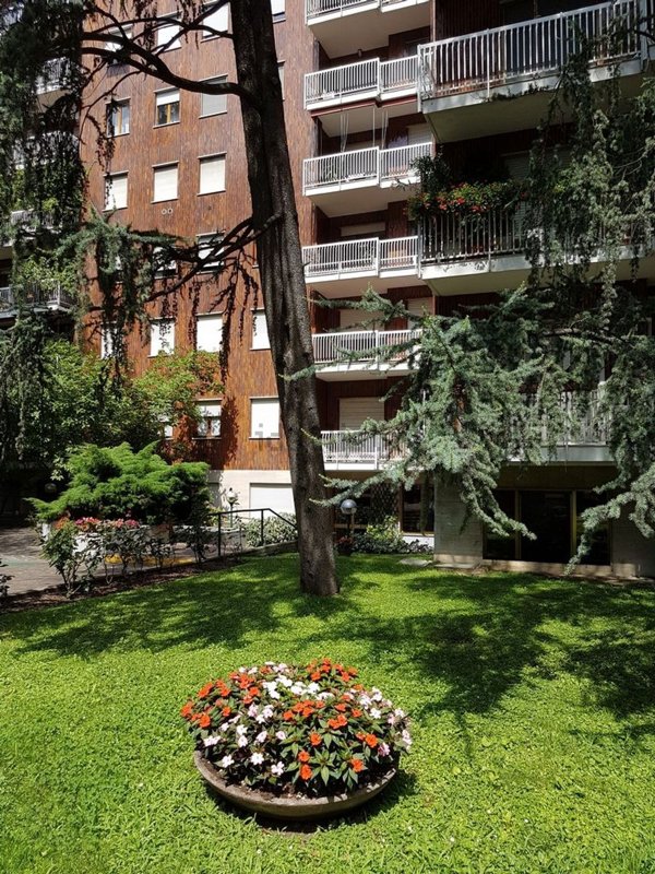 appartamento in affitto a Milano in zona Lorenteggio