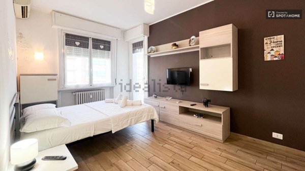 appartamento in affitto a Milano in zona Lorenteggio