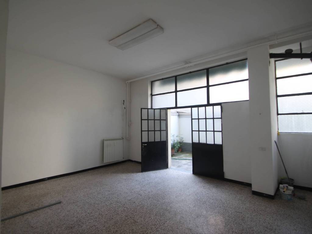 negozio in affitto a Milano in zona San Siro