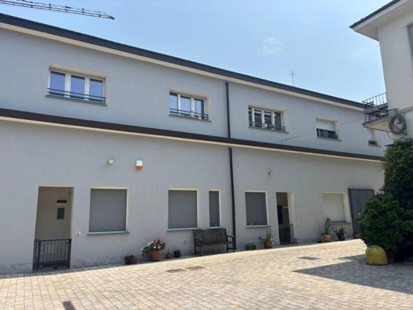 appartamento in affitto a Milano in zona Famagosta