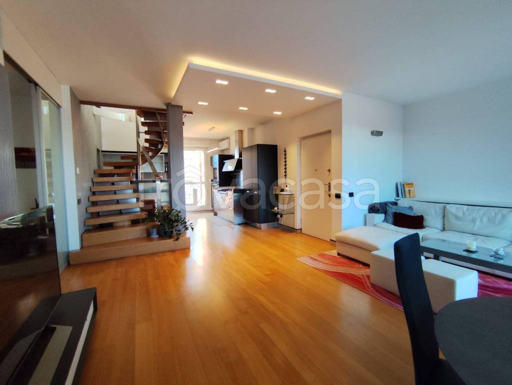 appartamento in affitto a Milano in zona Solari