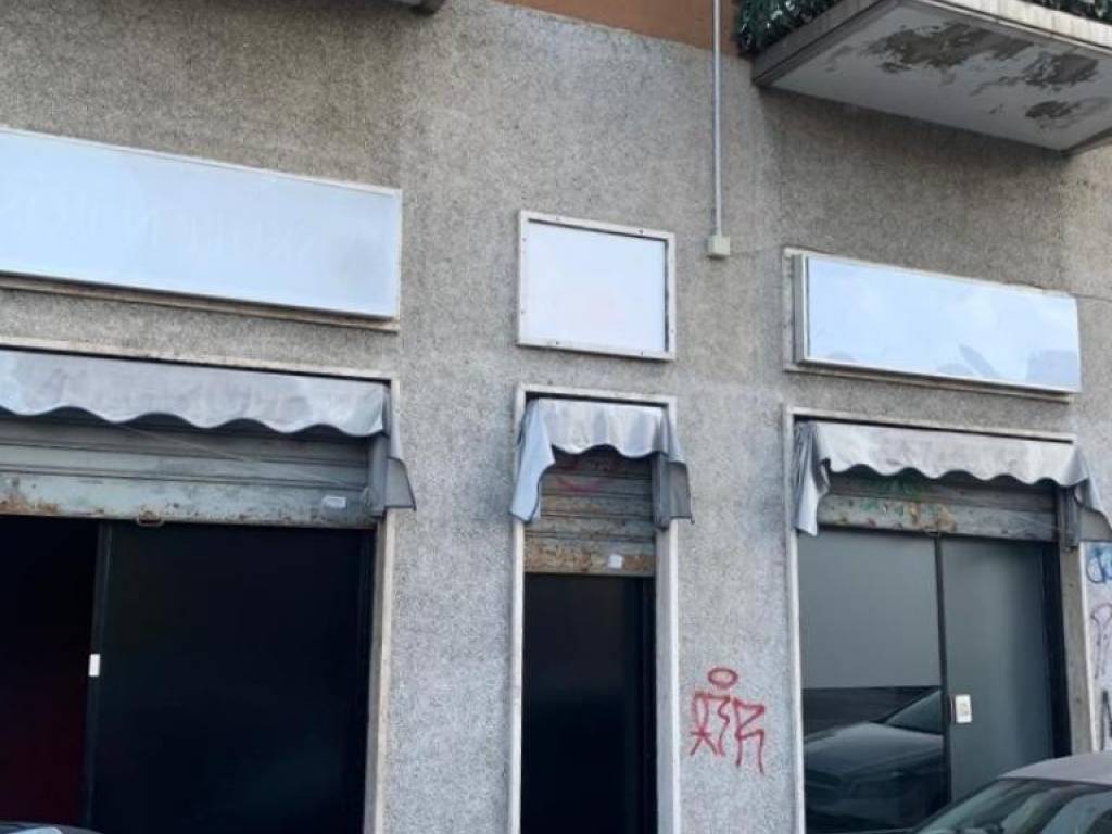 negozio in affitto a Milano in zona Piazzale Lodi