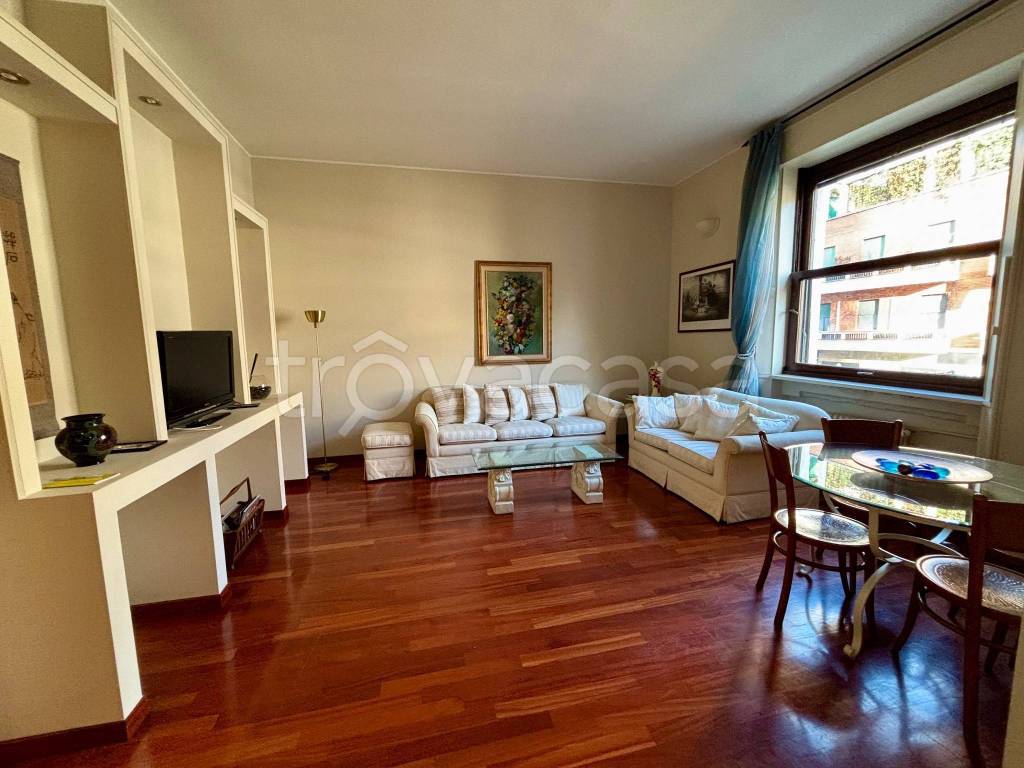 appartamento in affitto a Milano in zona Centro Direzionale