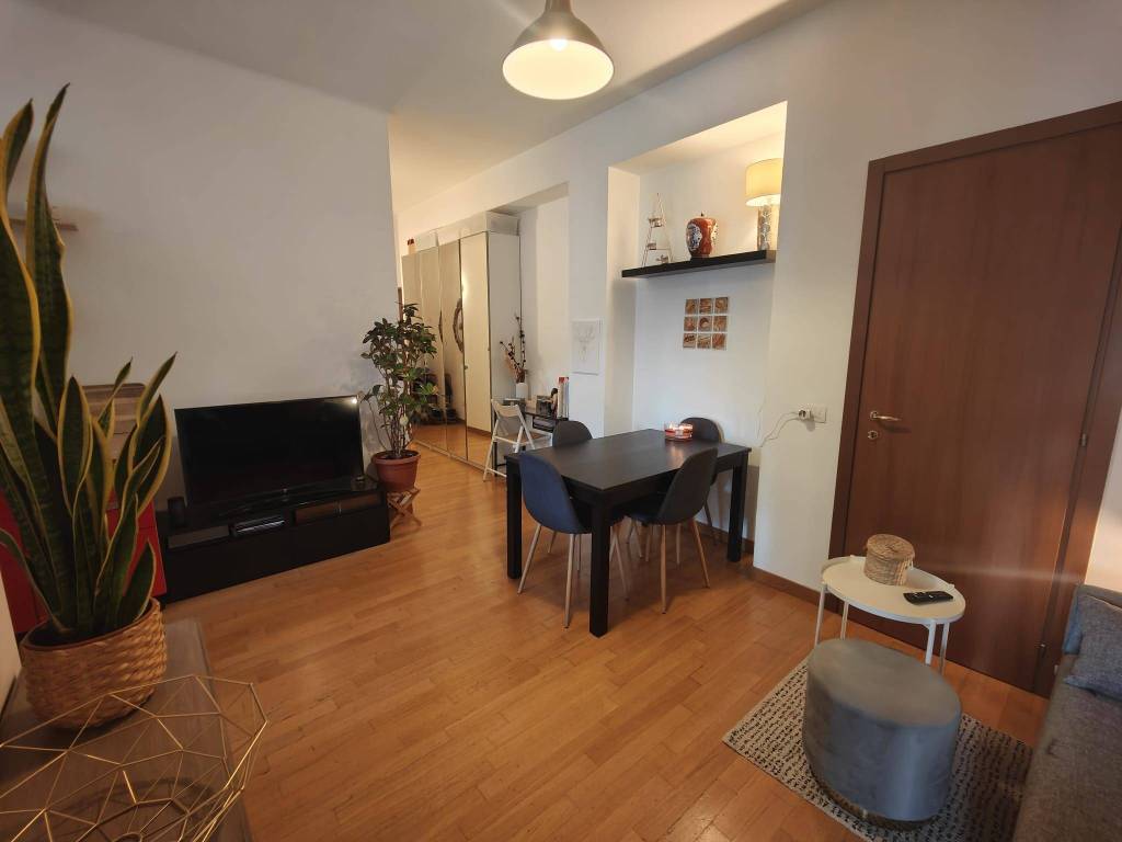 appartamento in affitto a Milano in zona Centro Direzionale