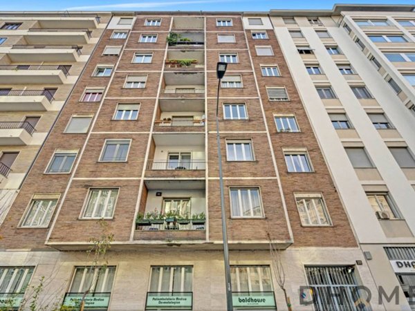 locale commerciale in affitto a Milano in zona Centro Direzionale