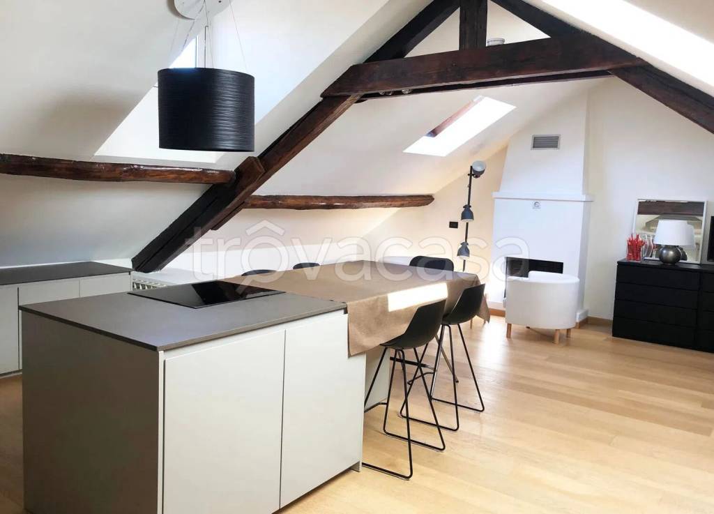 appartamento in affitto a Milano in zona Isola