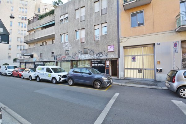negozio in affitto a Milano in zona Conchetta