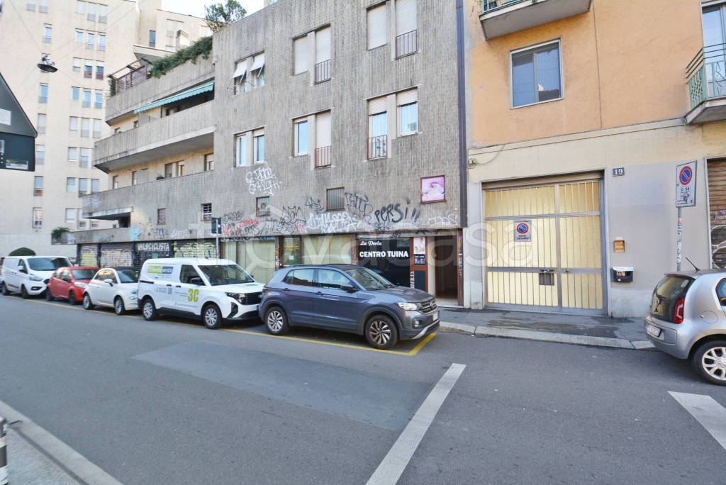 negozio in affitto a Milano in zona Conchetta