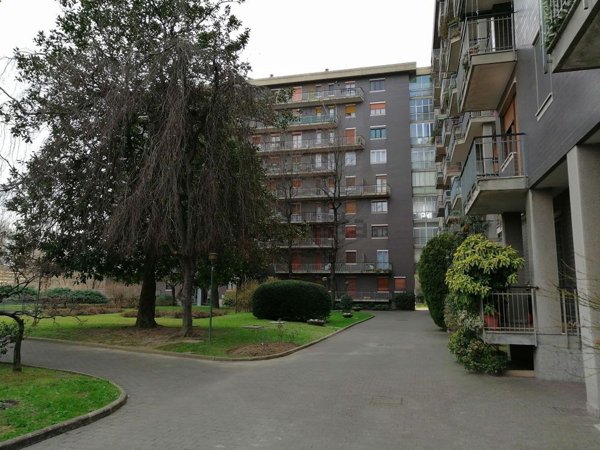 appartamento in affitto a Milano in zona Lorenteggio