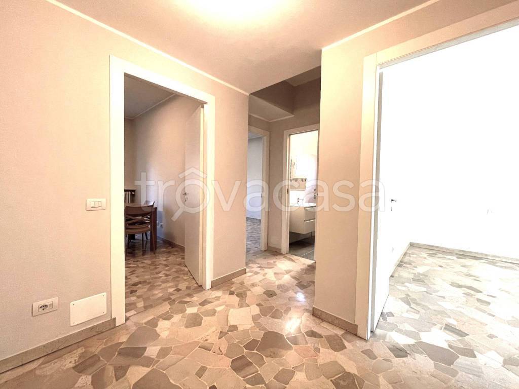 appartamento in affitto a Milano in zona Lorenteggio