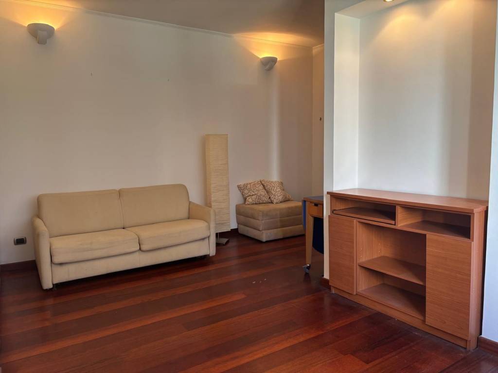 appartamento in affitto a Milano in zona Famagosta