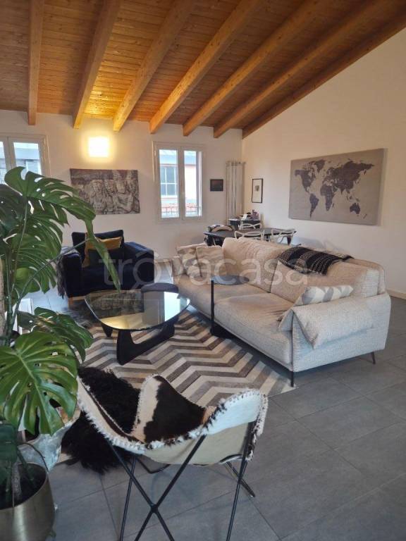 appartamento in affitto a Milano in zona Centro Direzionale