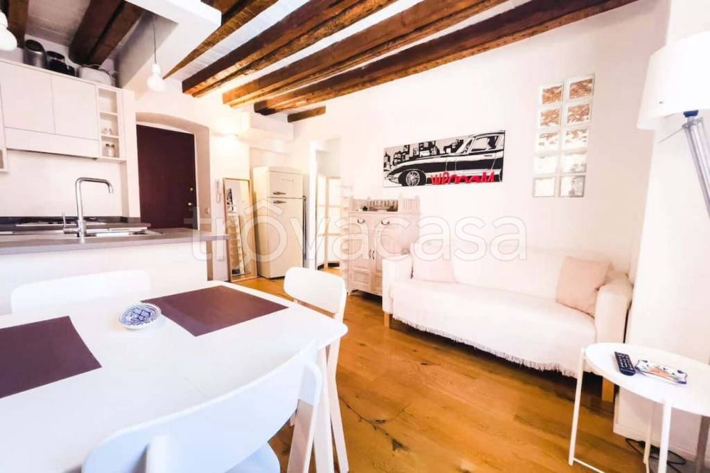 appartamento in affitto a Milano in zona Cadorna