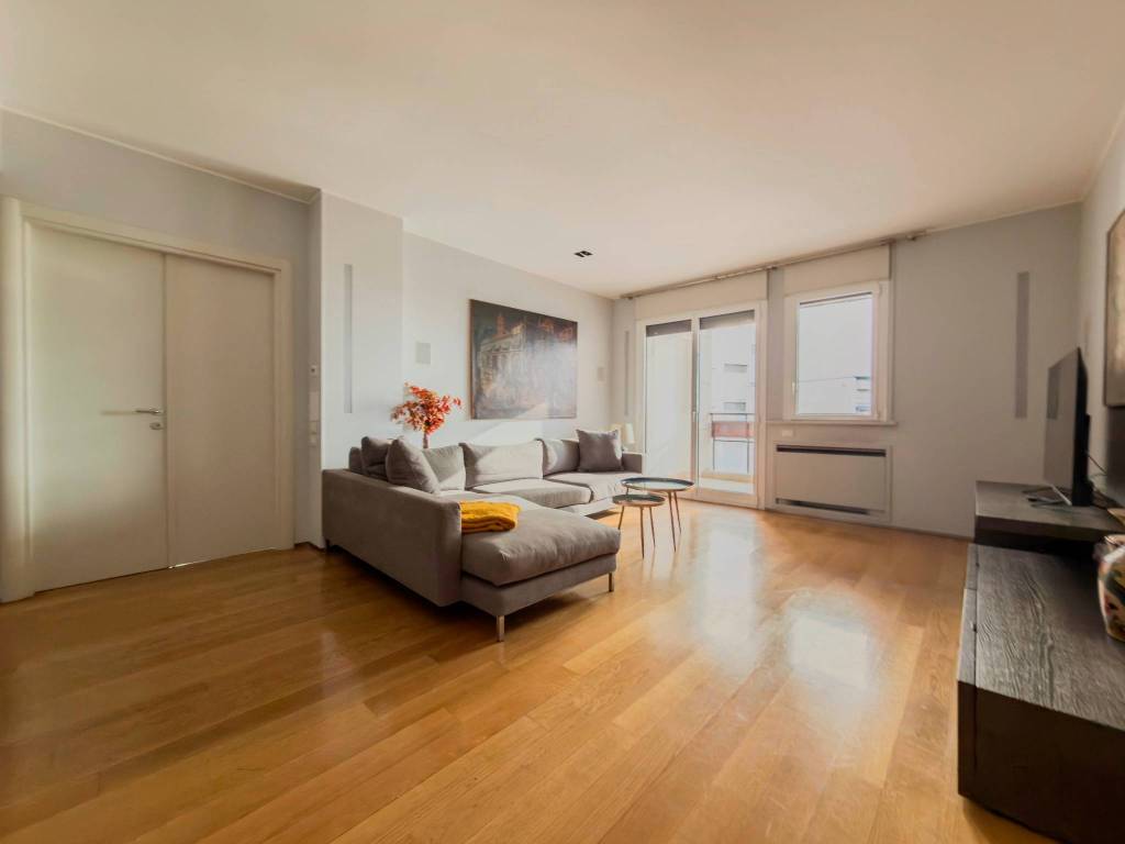 appartamento in affitto a Milano in zona Porta Nuova